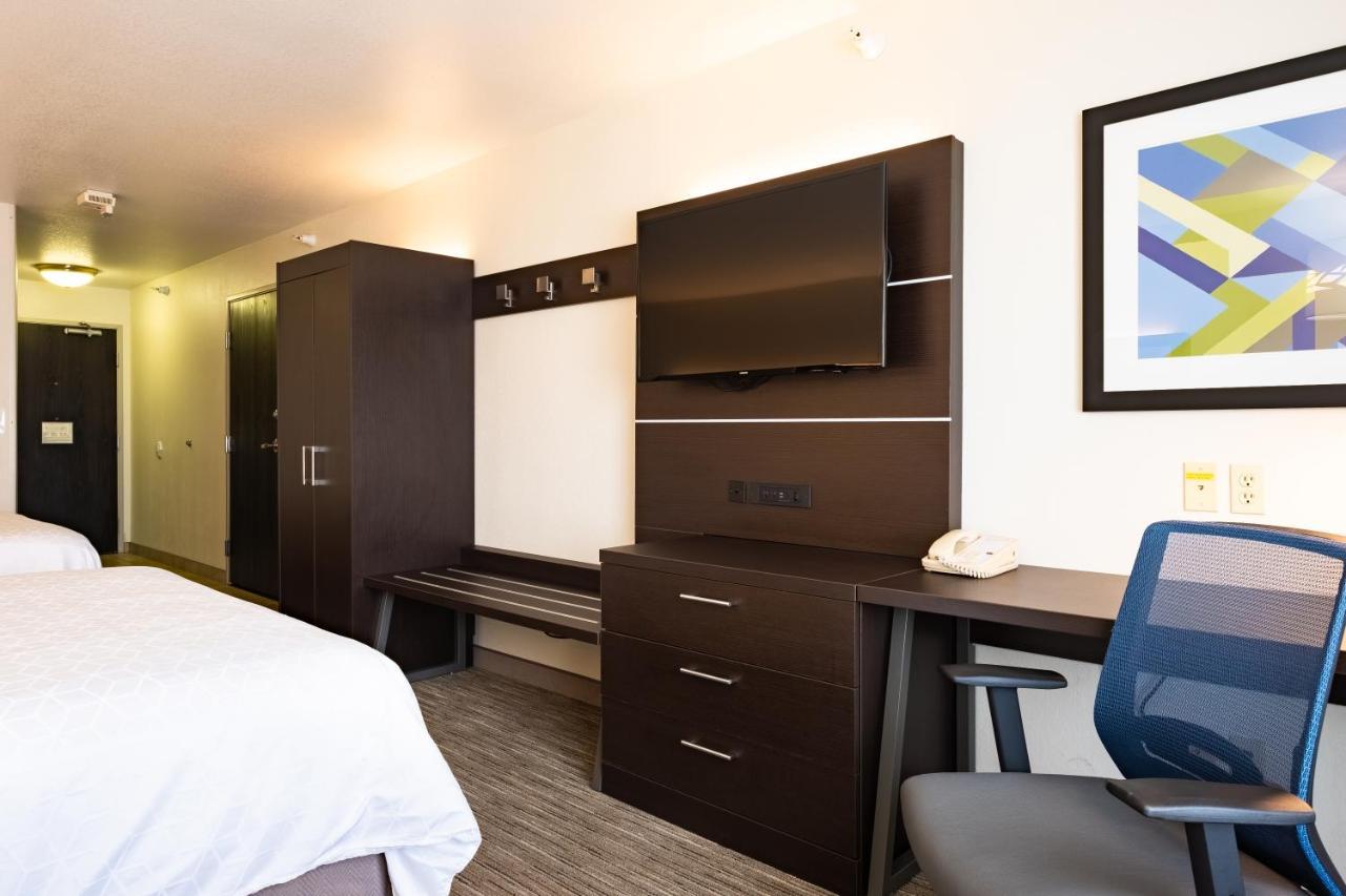 Express & By Ihg Hotel 3*